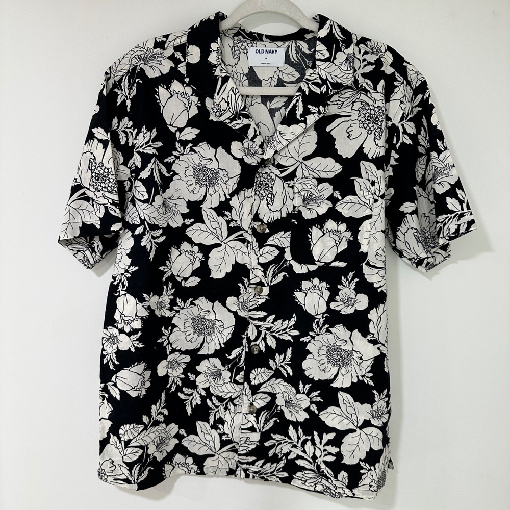 Old Navy Floral Camp Shirt Mens Medium Black White Cotton Short Sleeve Tropical